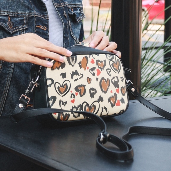 Genuine Leather Leopard Print Camera Bag & Card Case - Picture 1 of 2